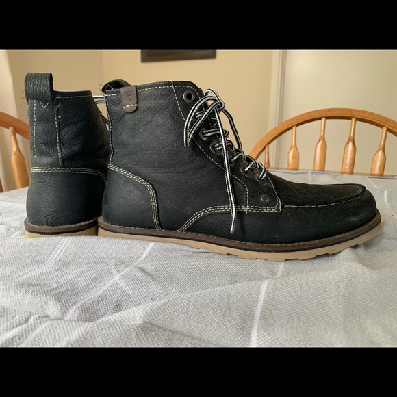 COPY - Crevo Men’s Buck leather boot - Picture 2 of 3